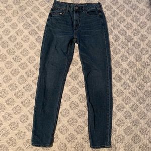 American Eagle Outfitters -Mom Jean